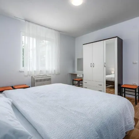 Med - Beautiful With Private Pool Žminj