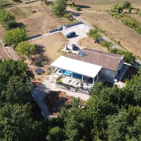 Med - Beautiful With Private Pool *