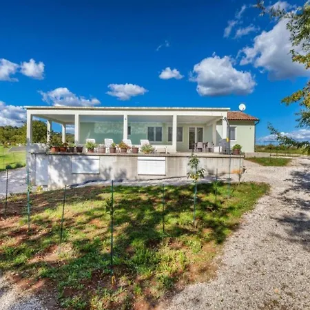 Vikendica Med - Beautiful With Private Pool